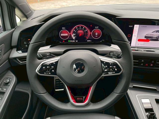 VOLKSWAGEN福斯 GOLF GTI  第6張相片