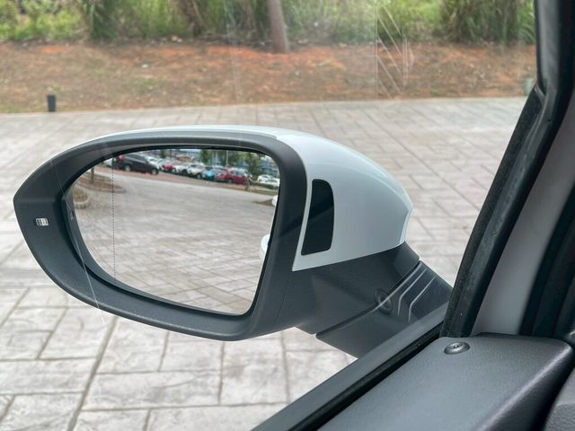 VOLKSWAGEN福斯 GOLF GTI  第9張相片