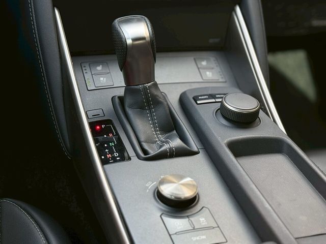 LEXUS凌志 IS 300  第17張相片