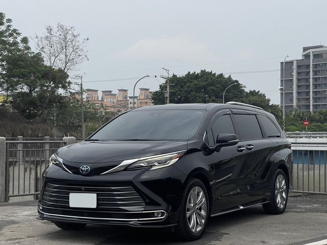TOYOTA豐田 SIENNA  第1張相片