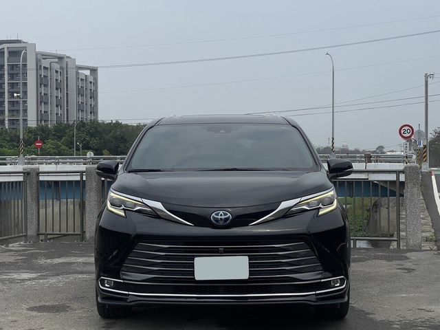 TOYOTA豐田 SIENNA  第2張相片