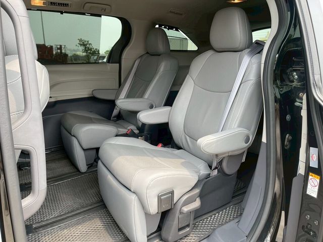 TOYOTA豐田 SIENNA  第18張相片