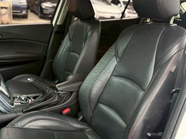 MAZDA馬自達 MAZDA 3  第12張相片