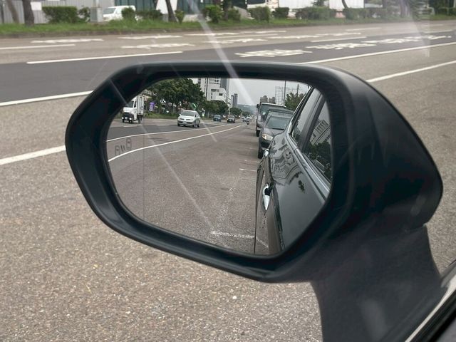 TOYOTA豐田 CAMRY  第5張相片