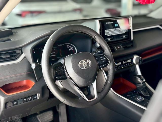 TOYOTA豐田 RAV4  第5張相片