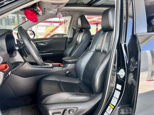 TOYOTA豐田 RAV4  第15張相片