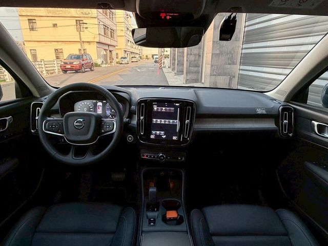 VOLVO富豪 XC40  第4張相片