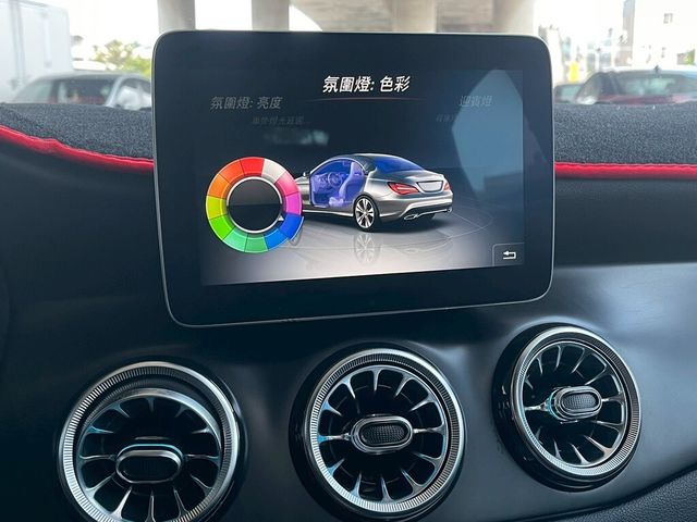 M-BENZ賓士 CLA250  第13張相片