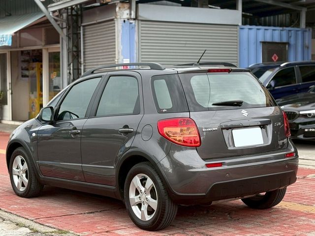 SUZUKI鈴木 SX4  第2張相片