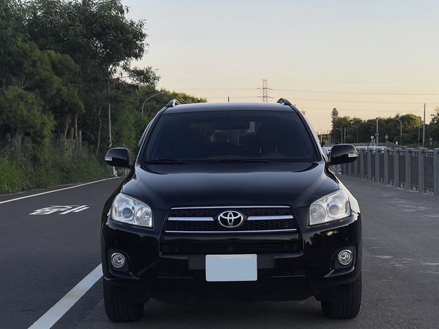 TOYOTA豐田 RAV4  第2張相片