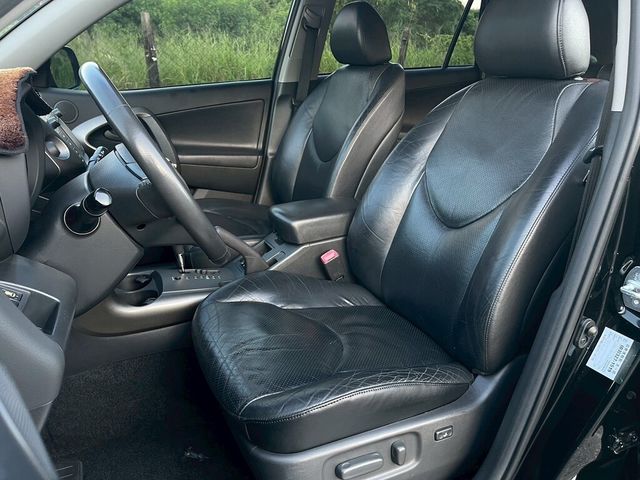 TOYOTA豐田 RAV4  第14張相片
