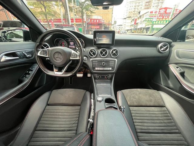 M-BENZ賓士 A180  第7張相片