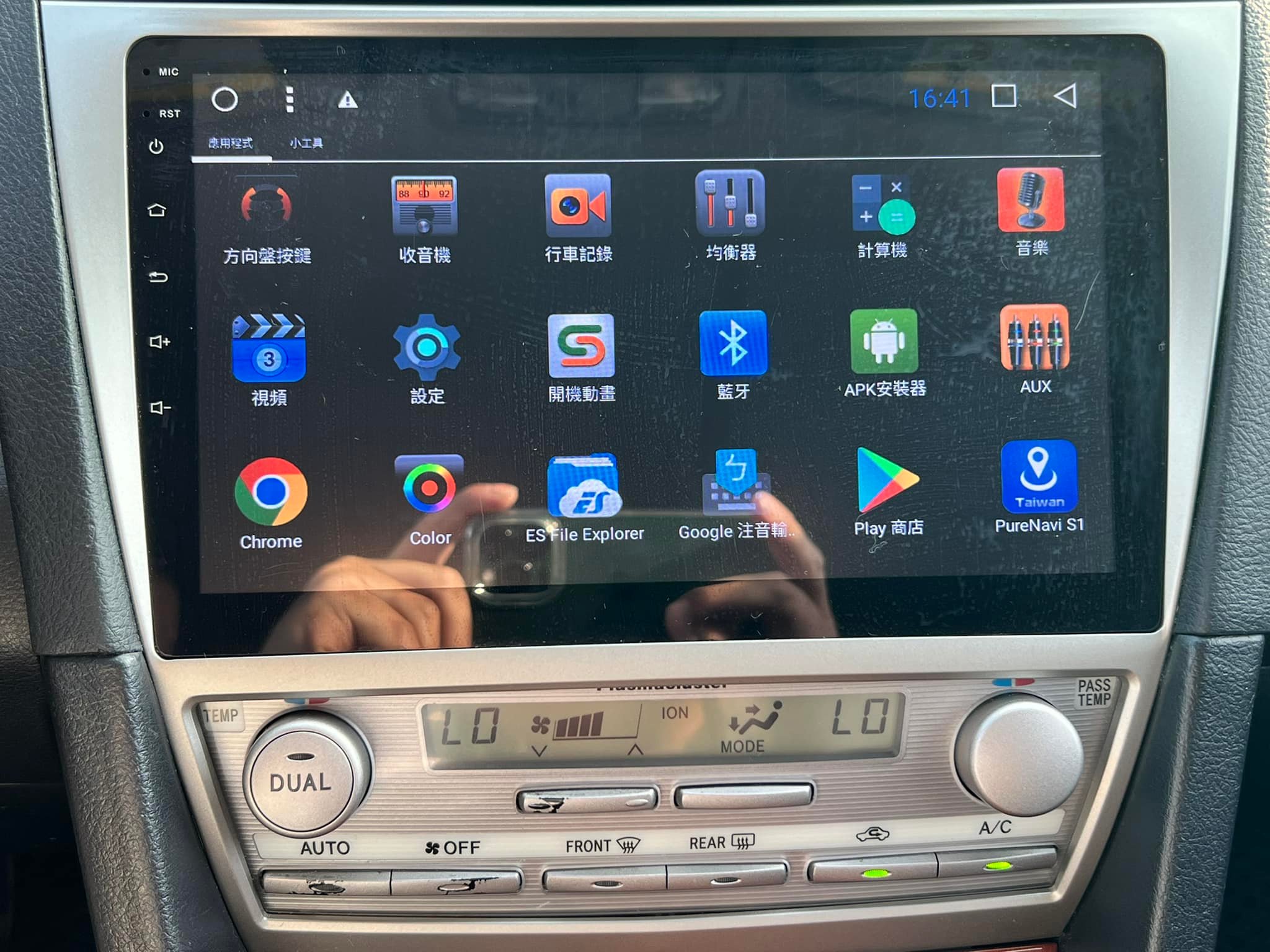 2010 TOYOTA CAMRY 2.4E版  第9張相片