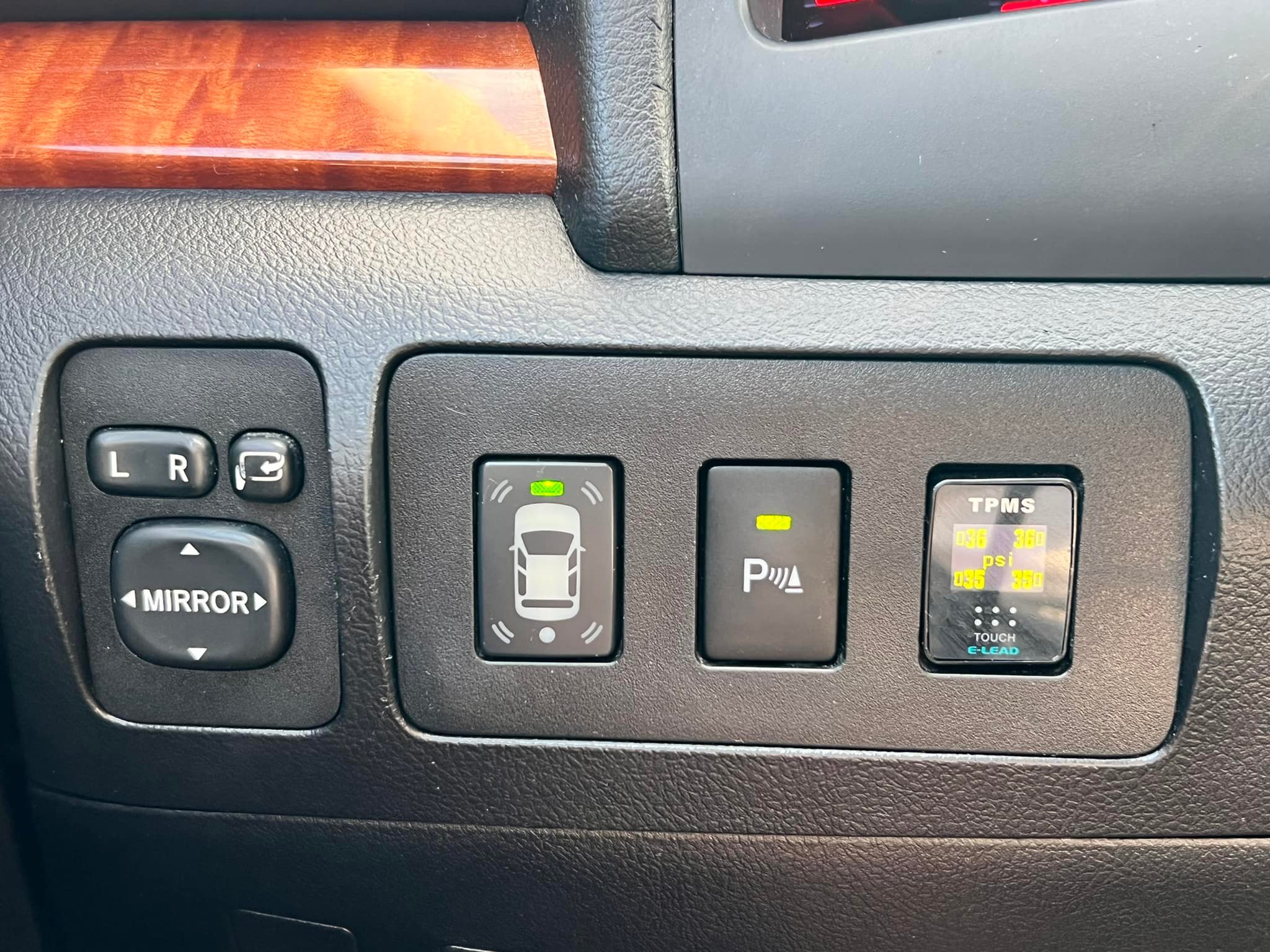 2010 TOYOTA CAMRY 2.4E版  第11張相片