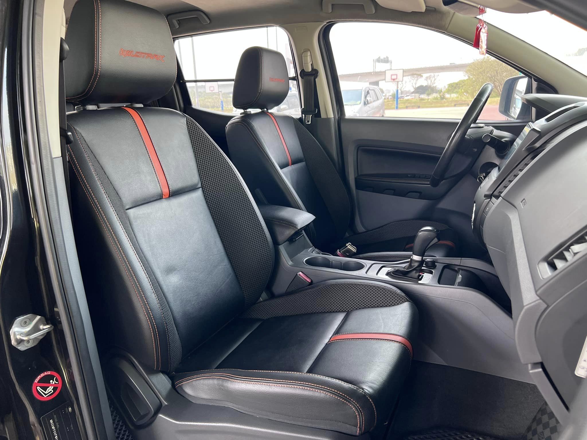 2015 FORD RANGER 3.2柴油 一手車  第8張相片