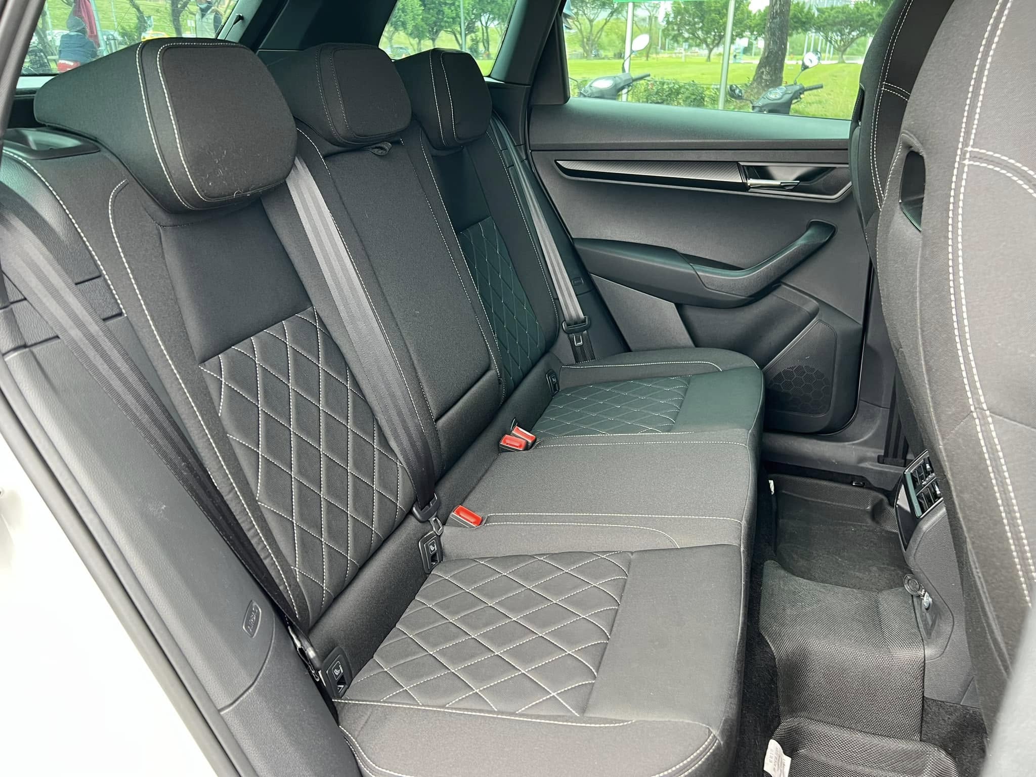 2020 KAROQ SPORTLINE 2.0 4X4 市場唯一 GOO認證  第8張相片