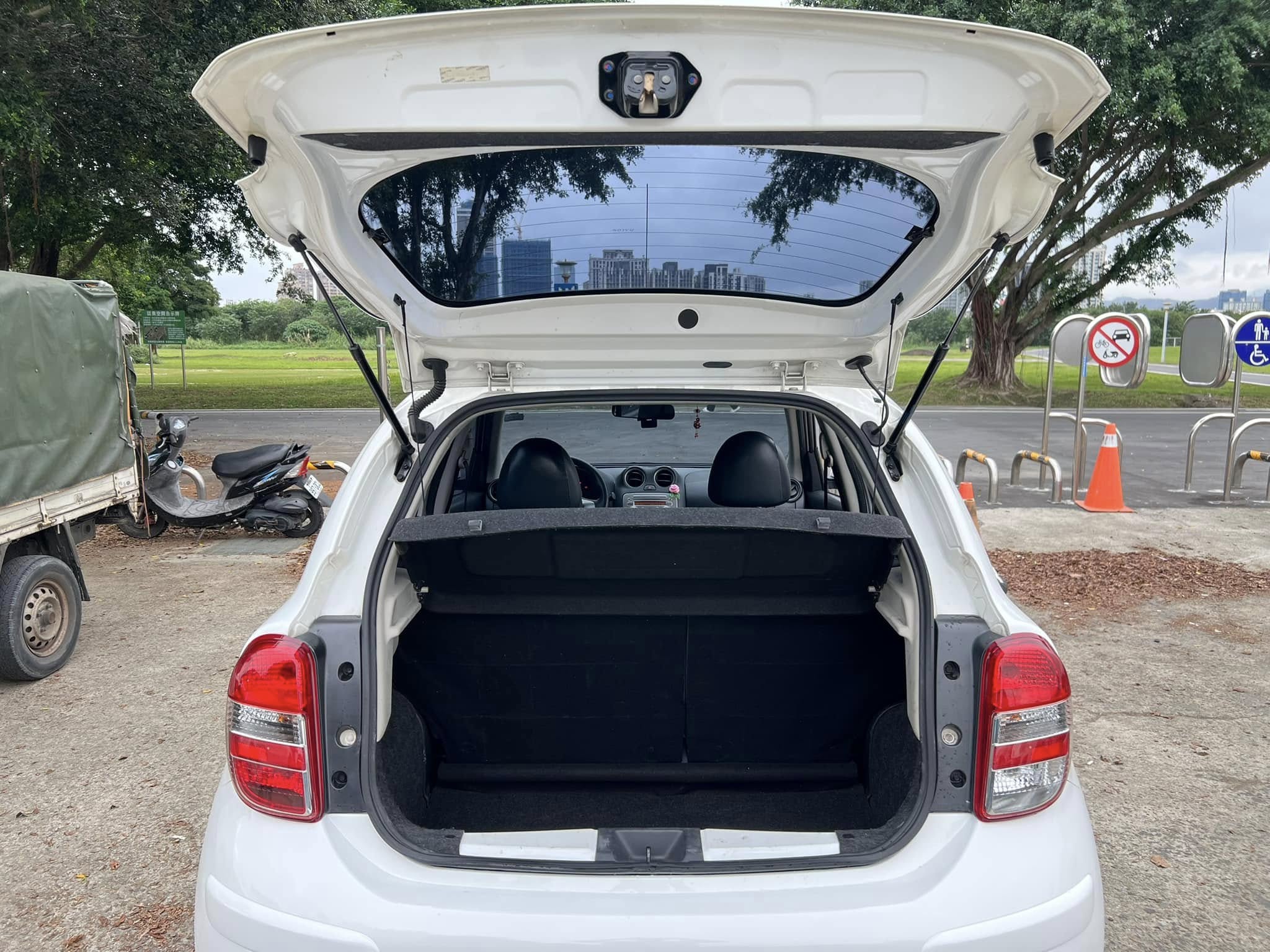 2013 MARCH 一手車 GOO認證 實價  第10張相片