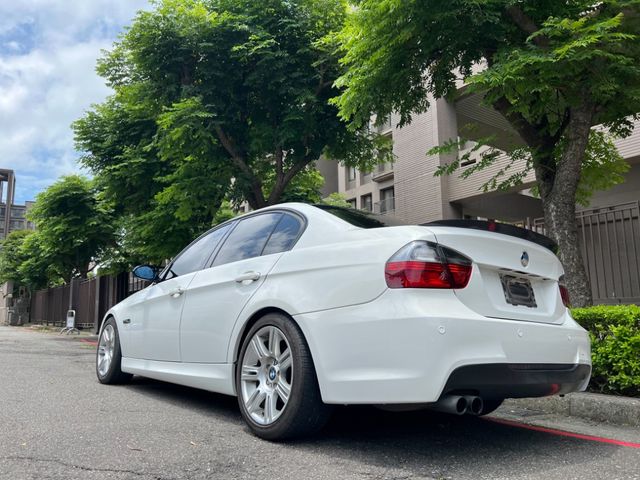 BMW寶馬 323I  第8張相片