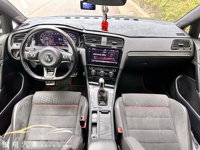 VOLKSWAGEN福斯 GOLF GTI  第5張相片