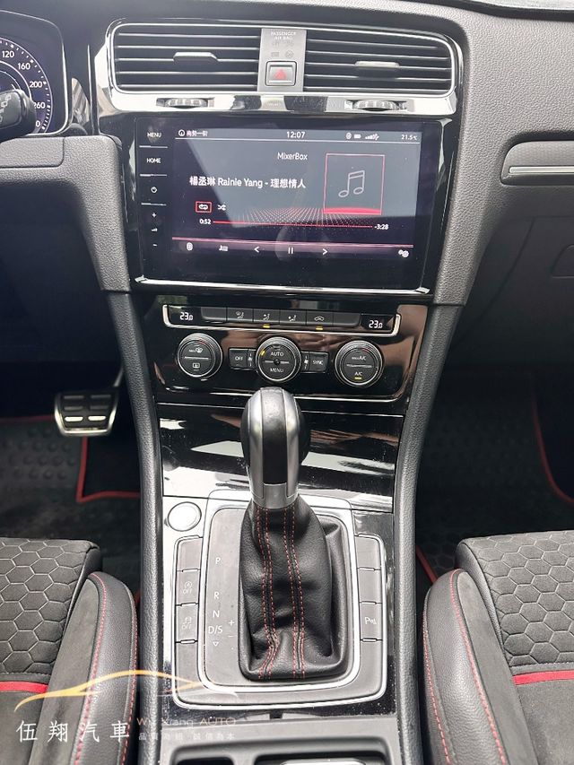 VOLKSWAGEN福斯 GOLF GTI  第7張相片