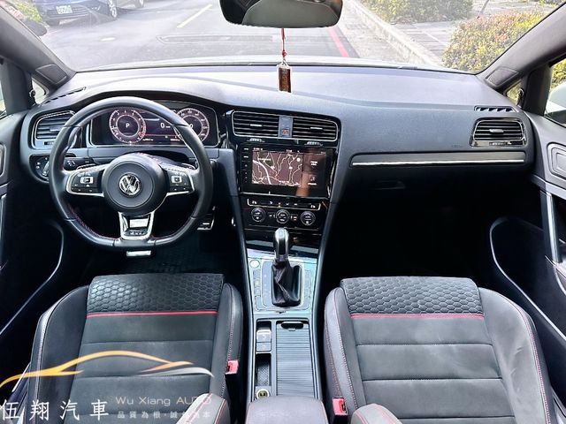 VOLKSWAGEN福斯 GOLF GTI  第5張相片