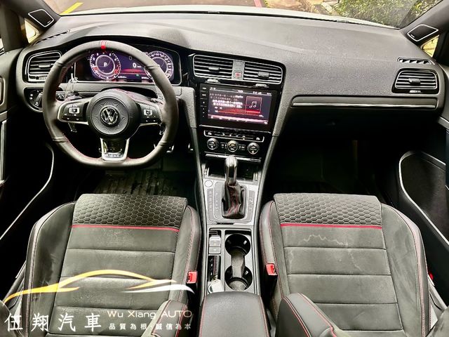 VOLKSWAGEN福斯 GOLF GTI  第5張相片