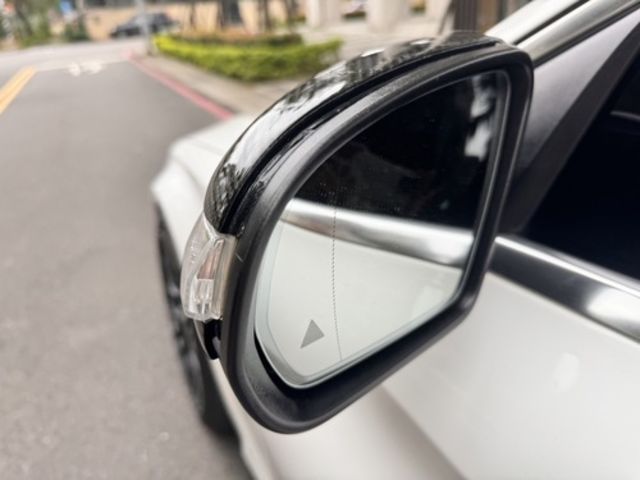 M-BENZ賓士 C300  第11張相片