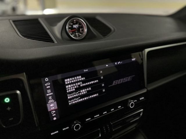 PORSCHE保時捷 MACAN  第6張相片