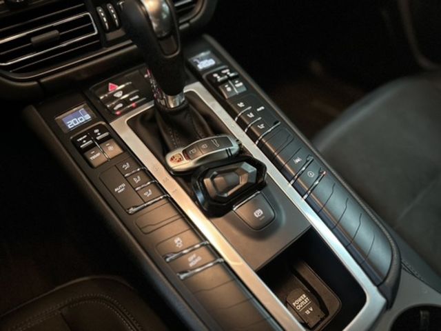 PORSCHE保時捷 MACAN  第7張相片