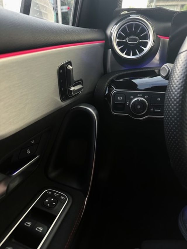 M-BENZ賓士 A180  第4張相片