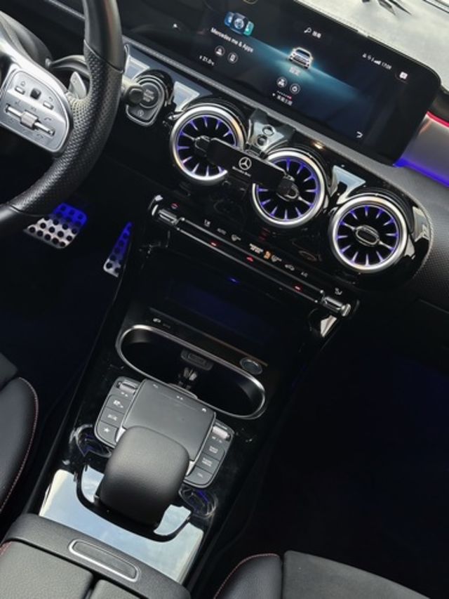 M-BENZ賓士 A180  第7張相片