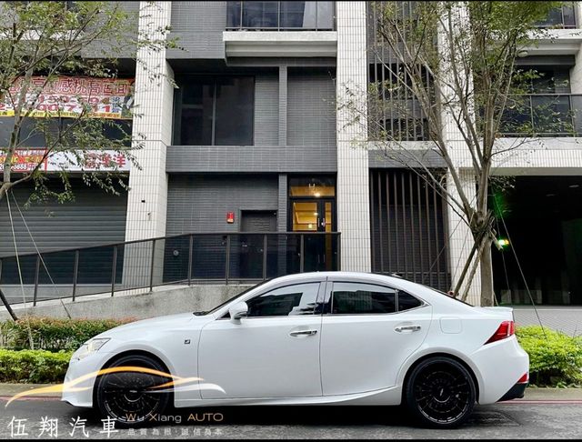 LEXUS凌志 IS200T  第3張相片