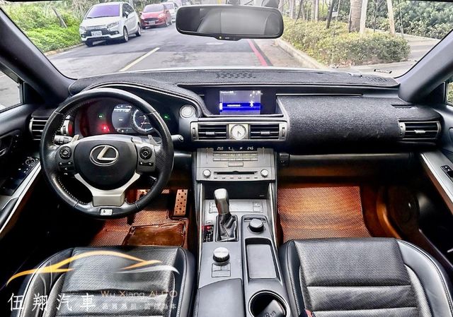 LEXUS凌志 IS200T  第4張相片