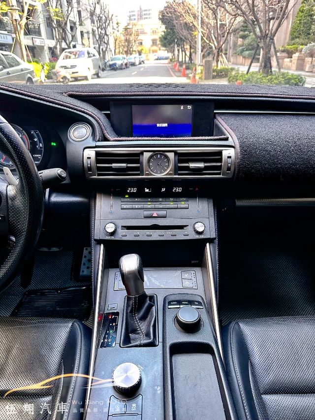 LEXUS凌志 IS200T  第6張相片
