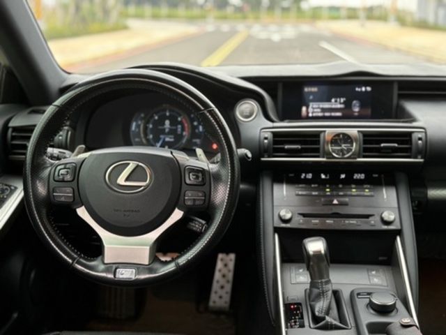 LEXUS凌志 IS200T  第4張相片