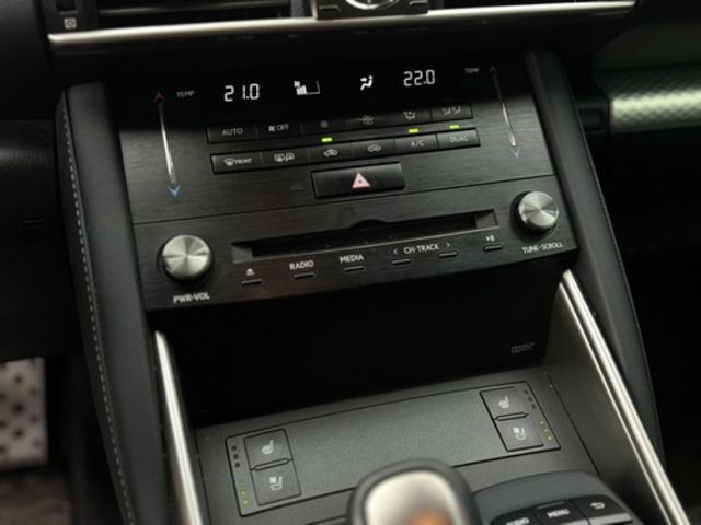 LEXUS凌志 IS200T  第6張相片