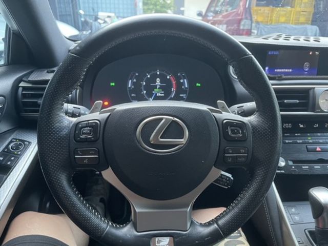 LEXUS凌志 IS200T  第4張相片