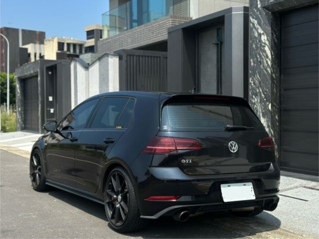 VOLKSWAGEN福斯 GOLF GTI  第2張相片