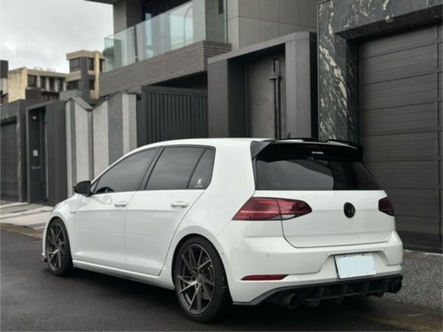 VOLKSWAGEN福斯 GOLF GTI  第2張相片