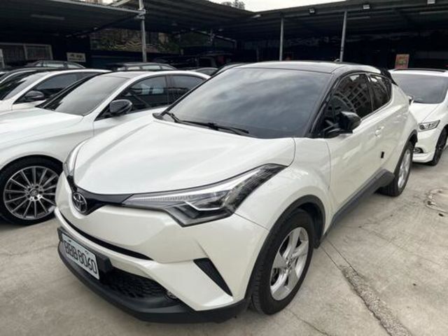 TOYOTA豐田 C-HR  第2張相片