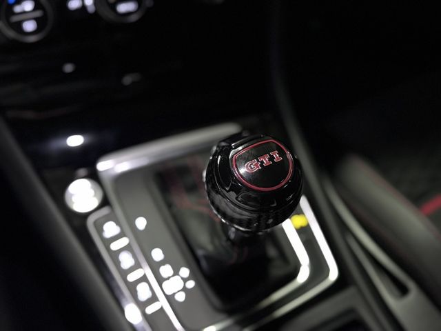 VOLKSWAGEN福斯 GOLF GTI  第9張相片