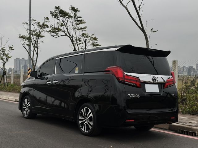 TOYOTA豐田 ALPHARD  第2張相片