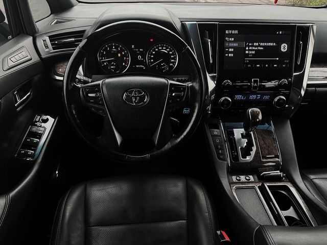 TOYOTA豐田 ALPHARD  第3張相片