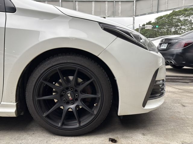 TOYOTA豐田 ALTIS  第3張相片