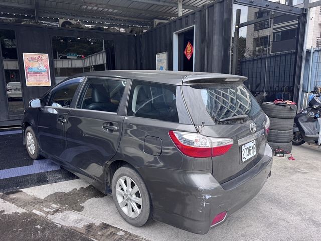 TOYOTA豐田 WISH  第2張相片