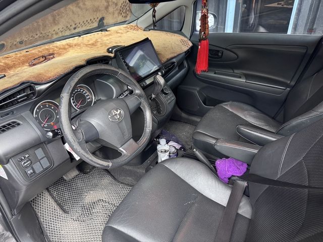 TOYOTA豐田 WISH  第3張相片