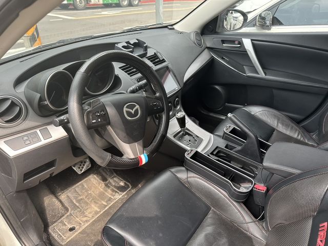 MAZDA馬自達 MAZDA 3  第6張相片