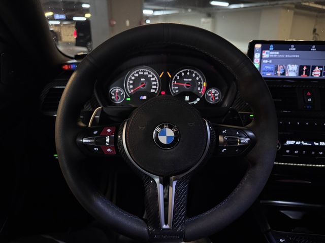 BMW寶馬 M4 COUPE  第8張相片