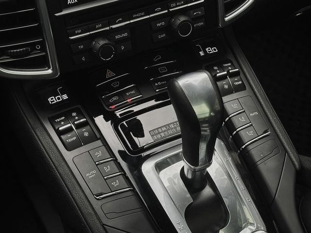 PORSCHE保時捷 CAYENNE  第7張相片