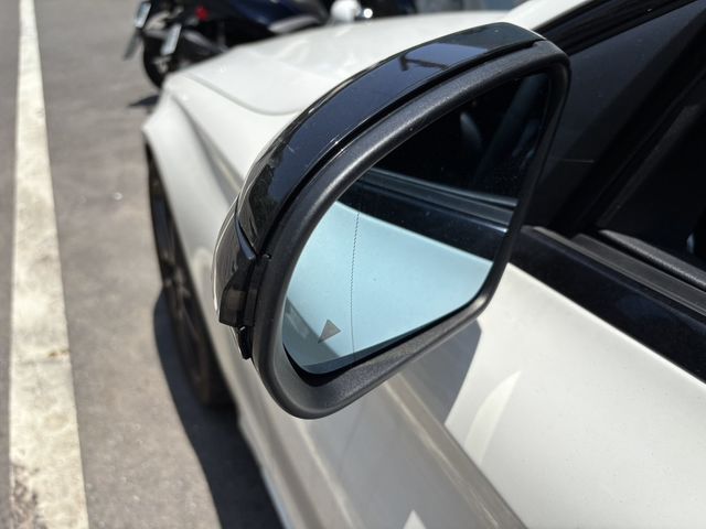 M-BENZ賓士 C300  第5張相片